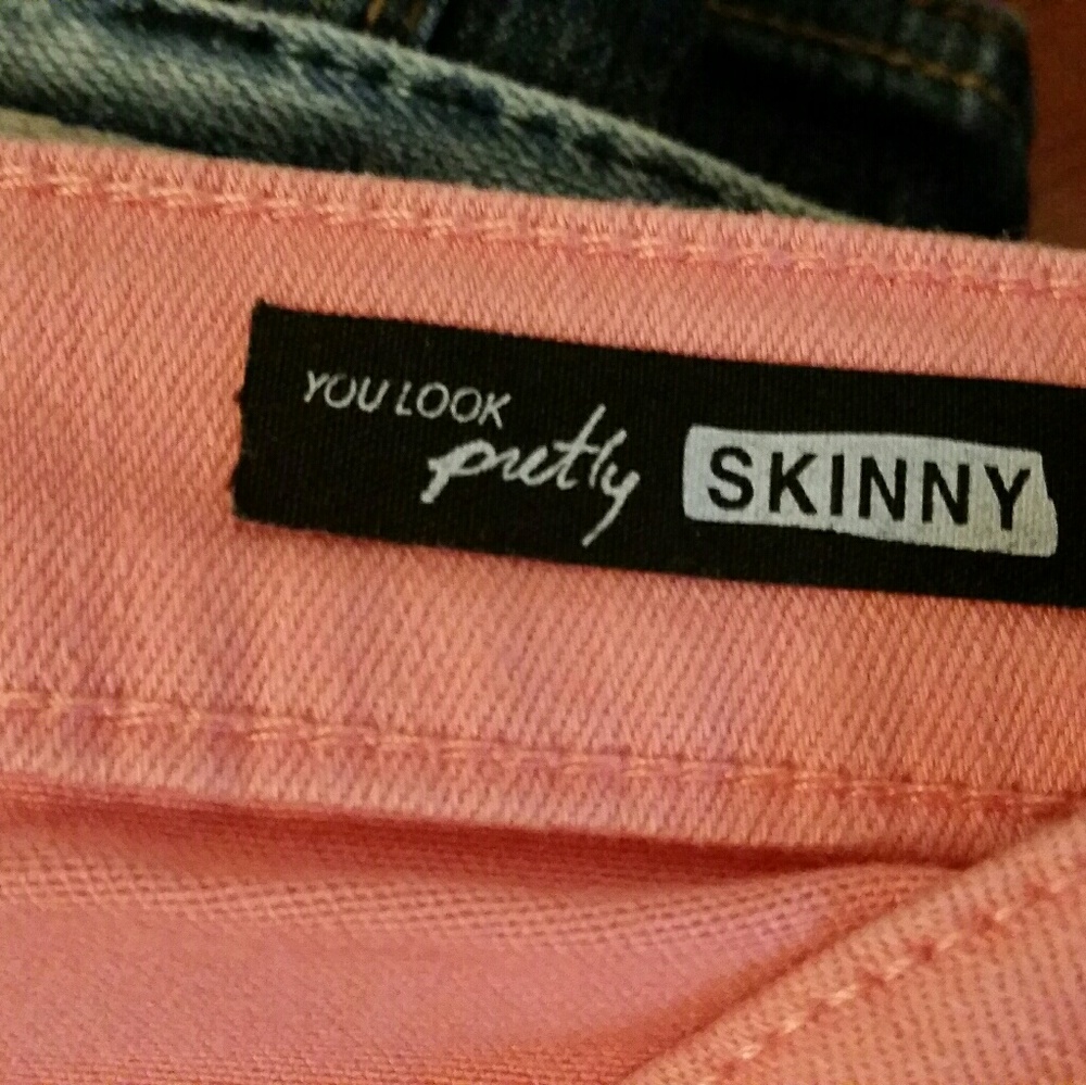 **LISTING EXPIRES SUN 5/24**Cropped Jeans EUC - Picture 6 of 7